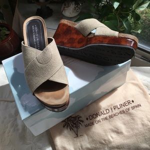 Donald Pliner platform wedge heel “Bonbon” sandals